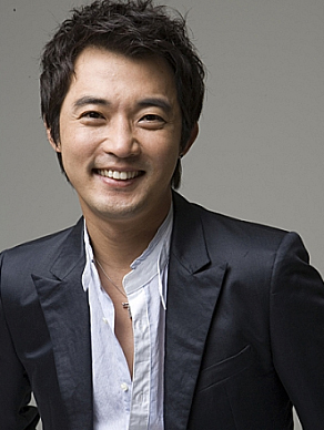 안재욱(배우)
배우 안재욱(41)이 지난 4일(현지시간) 미국 라스베가스에 있는 병원에서 지주막하출혈 수술을 5시간에 걸쳐 받았다고 소속사가 6일 밝혔다. 안재욱 소속사 제이블엔터테인먼트에 따르면 안재욱은 지난 1일 휴식을 위해 소속사 대표의 자택에 있는 미국 라스베가스를 방문했다가 봉변을 치렀다.