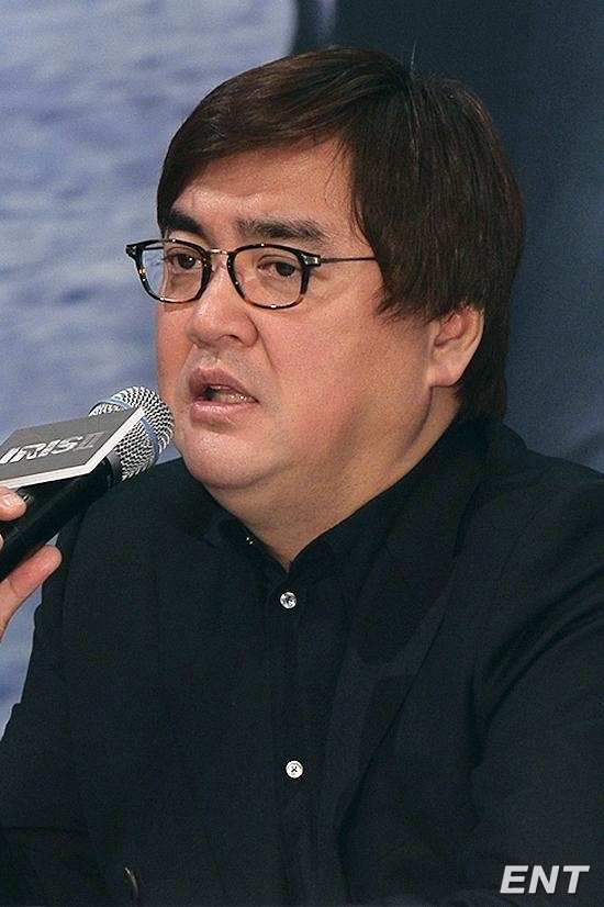 정태원(영화제작자)
제작사 태원엔터테인먼트 정태원 대표가 ‘아이리스2’와 시즌1의 다른점을 설명했다. 정태원 대표는 7일 오후 2시 서울 소공동 롯데호텔에서 진행된 KBS2 새 수목드라마 ‘아이리...준(이병헌 분)의 죽음으로부터 3년 이후의 이야기로 전개된다.