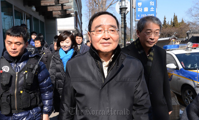 Chung Hong-won. Park Hae-mook/The Korea Herald