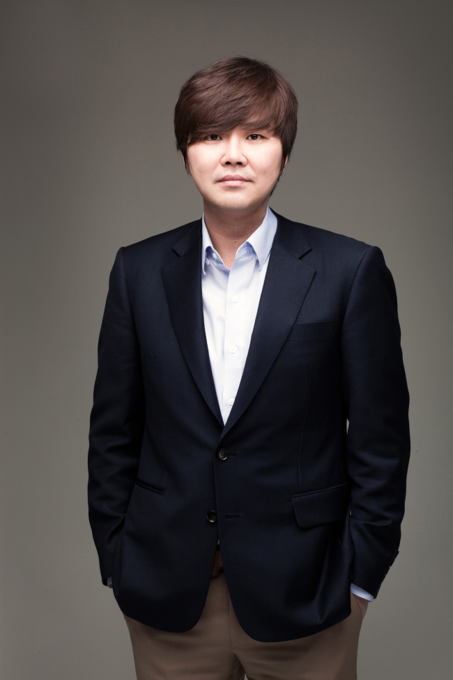 한성호(기업인/FNC앤터대표)
일본 지사 ‘FNC 재팬’ 등의 계열사까지 거느리게 됐다. 올해는 회사의 ..., 체계를 확실히 잡고 안정화시킬 생각이다.