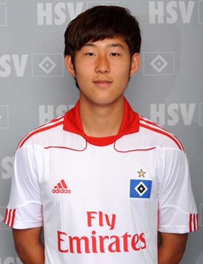 손흥민(축구선수)
‘손세이셔널’ 손흥민(21·함부르크)이 AP통신이 선정하는 주간 톱10에 한국인으로는 최초로 이름을 올렸다.
손흥민은 미국에 본사를 둔 세계 최대의 통신사 AP(Associated Press)가 매주 선정하는 세계 축구 순위(Global Soccer Ranking) 톱 10에 7위로 이름을 올렸다.