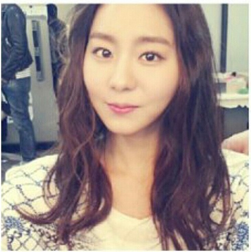 유이(김유진/가수/에프터스쿨)
애프터스쿨의 유이가 몰라보게갸름해진 V라인 셀카를 선보였다.
유이는 13일 자신의 미투데이에 “여보세요! 밥은 먹었니. 어디서 뭘 하는지 걱정되니까. 다들 잘 있죠? 추워졌는데 다들 조심. 이건 H 커넥트 촬영날 찍은 거다”라는 글과 함께 사진을 공개했다.