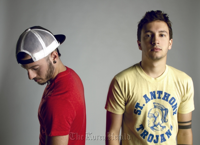 Members of the American alternative “schizoid pop” duo band Twenty One Pilots Josh Dun (left) and Tyler Joseph.  Warner Music Korea