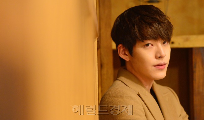 배우 김우빈 인터뷰.<br />이상섭 기자. babtong@heraldcorp.com 2013.02.14
배우 김우빈 인터뷰.
이상섭 기자. babtong@heraldcorp.com 2013.02.14