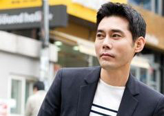 우종완(패션디자이너)
배우 이정재가 최근 인터뷰에서 언급한 친구 Y가 고(故) 우종완으로 알려지면서 관심을 끌고 있다.
　
이정재는 패션 매거진 보그를 통해 “얼마 전 사랑하는 친구 Y를 하늘나라로 떠나보냈다”고 하면서  “친구가 생을 마감하기 전 “Y한테 게이 좀 그만하라고 만류했다”고 밝혔다.
　