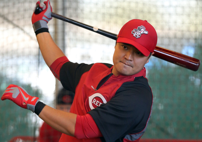 추신수(야구선수)
Cincinnati Reds outfielder Choo Shin-soo takes batting practice in Goodyear, Arizona, Saturday.
Yonhap News