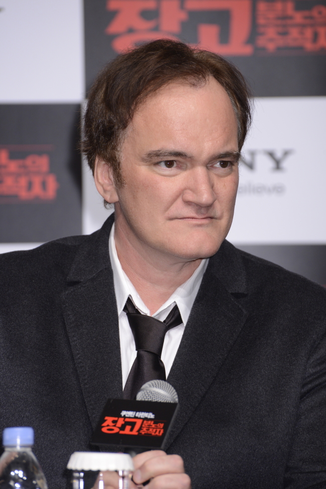 쿠엔틴 타란티노 (Quentin Tarantino/영화감독)
대단한 영화광이자, 한국영화에 대한 열광적인 ‘팬’다웠다. 한국 기자들의 질문이 끝난 뒤, 쿠엔틴 타란티노 감독(50)은 “관심이 있다면 두 가지 이야기를 하고 싶다”며 따로 발언을 청해 한국에 대한 이야기를 했다.