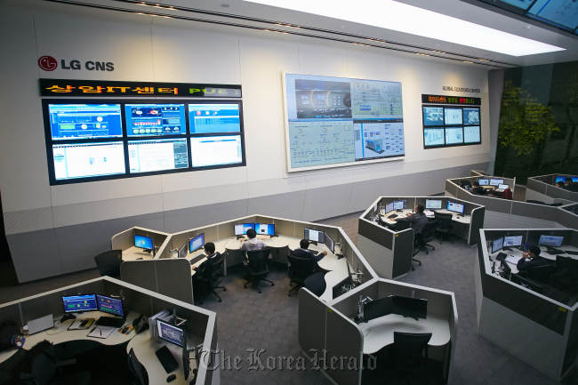 A control room at the LG CNS Busan Global Cloud Data Center.   LG CNS