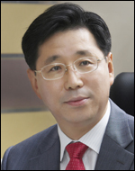 윤종수(정무직공무원)
윤종수(사진) 환경부 차관은 18일부터 22일까지 케냐 나이로비 유엔환경계획(UNEP) 본부에서 개최되는 ‘제27차 UNEP 집행이사회 및 세계환경장관포럼’에 참가한다