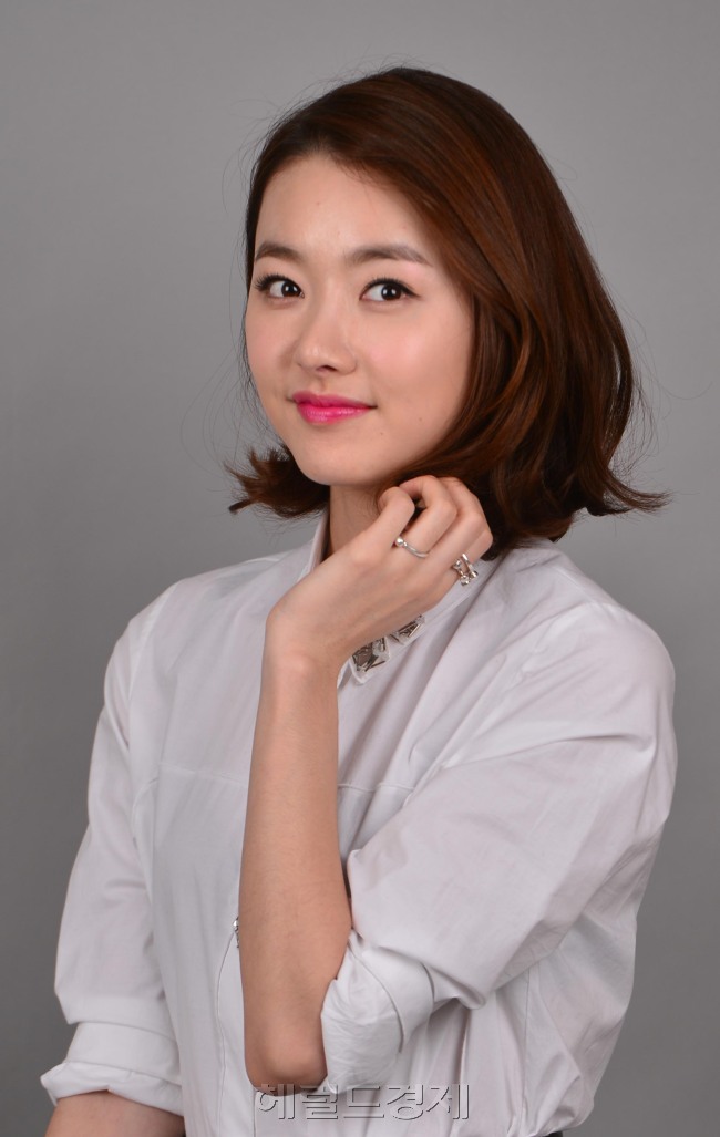 배우 소이현 인터뷰.<br />이상섭 기자. babtong@heraldcorp.com 2013.02.14
배우 소이현 인터뷰.
이상섭 기자. babtong@heraldcorp.com 2013.02.14