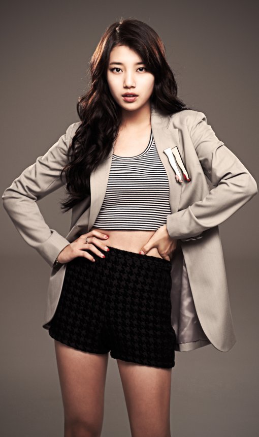 수지(배수지/가수/미쓰에이)
걸그룹 멤버들이 무대에서 벗어나 드라마에서 치열한 장외대결을 준비하고 있다.
미스에이 수지와 카라 한승연은 오는 4월 월화드라마로 연기 진검승부를 펼친다. 수지는 MBC의 퓨전 판타지 사극 ‘구가의서’(극본 강은경, 연출 신우철ㆍ김정현)에 캐스팅됐다
