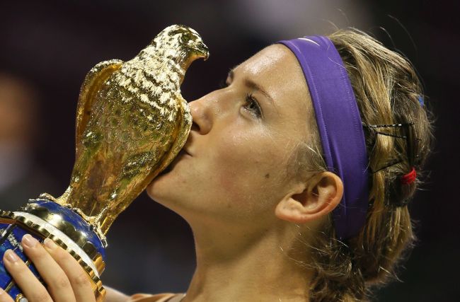 빅토리아 아자렌카(Victoria Azarenka/테니스선수)
Victoria Azarenka kisses the winner’s trophy on Sunday.   AFP-Yonhap News