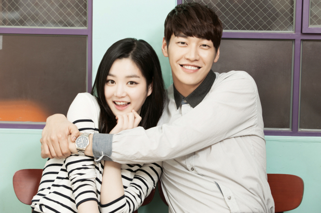 이유비(좌측/배우),김영광(배우)
하이트진로는 소주 브랜드 ‘참이슬’의 공식모델로 탤런트 김영광과 이유비를 발탁하고 신규 광고 캠페인을 진행한다고 18일 밝혔다