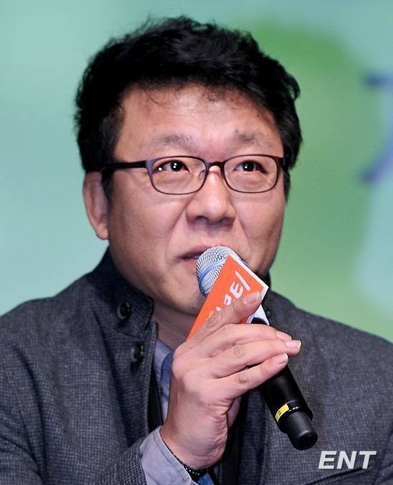 윤종찬(영화감독)
영화 ‘파파로티’의 윤종찬 감독이 배우들의 캐스팅 비하인드 스토리를 밝혔다.
윤종찬 감독은 2월 18일 오전 서울시 마포구 서교동 인터파크 아트센터에서 열린 ‘파파로티’ 제작발표회에 참석했다.