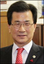이시종(도지사)
이시종 충북지사는 18일 괴산군을 방문해 “괴산군이 전국 제일의 유기농업군으로 정착할 수 있도록 지원을 아끼지 않겠다”고 밝혔다고 충북도는 전했다. 그...생산 등 유기농 특화군으로 성장할 수 있는 가능성을 충분히 갖추고 있다”고 덧붙였다