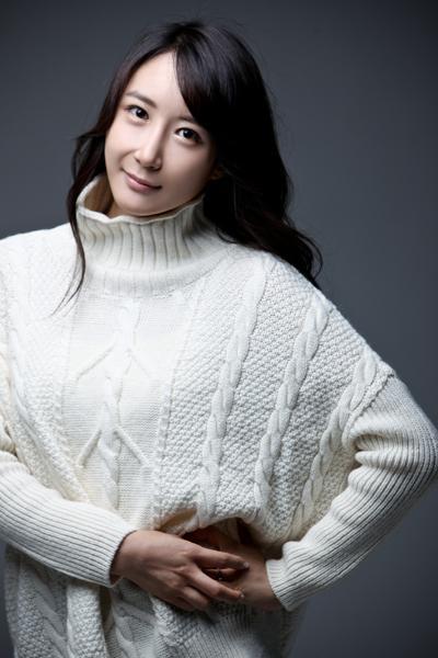 장희영(가수)
가수 장희영이 성대결절로 당분간 휴식기에 돌입한다. 장희영 소속사 관계자는 2월 19일 오후 본지와의 전화통화에서 “성대결절이 원래 있었는데 이번 곡 ‘너 정말 못됐구나’가 생... 노래여서 목상태가 안좋아졌다”고 말했다.
