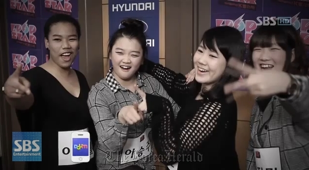 A screen shot of the original SuPearls girl group members during the filming of the first season of the “K-Pop Star” survival audition program.    SBS