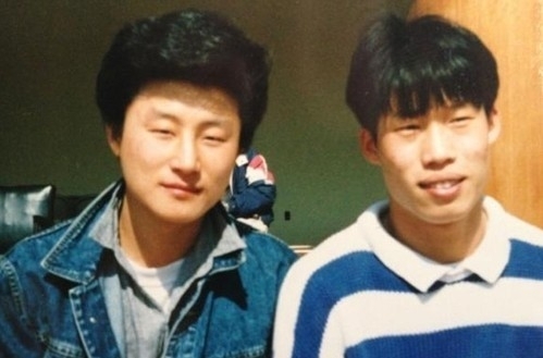 유해진(배우)
배우 유해진의 20년 전 사진이 네티즌의 눈길을 사로잡았다.
유해진은 SBS ‘행진-친구들의 이야기’에 출연, 배우 이선균과 함께 6박 7일간 국토 대장정을 떠났다.