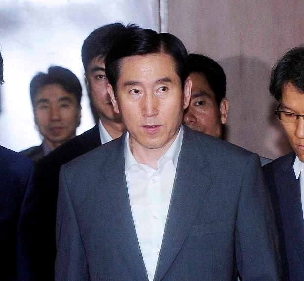조현오(사회기관단체인)
A former police chief was sentenced to 10 months in prison on Wednesday after a lower court found him guilty of defaming late President Roh Moo-hyun with remarks alluding to the creation of an illegal fund.