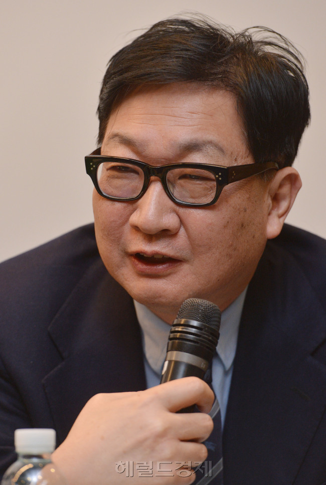국민행복시대경제정책방향 토론회<br />이상섭 기자. babtong@heraldcorp.com 0213.02.20
국민행복시대경제정책방향 토론회
이상섭 기자. babtong@heraldcorp.com 0213.02.20