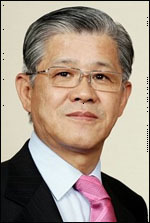 최신원(기업인/SKC회장)
최신원 SKCㆍSK텔레시스 회장이 브라질 이민 50주년 기념행사에 참석한다. 한국ㆍ브라질소사이어티(KOBRAS) 회장을 맡은 최 회장을 비롯한 26명...전자 및 현대자동차 브라질 진출 한국 기업 방문 등 다양한 활동을 벌일 예정이다