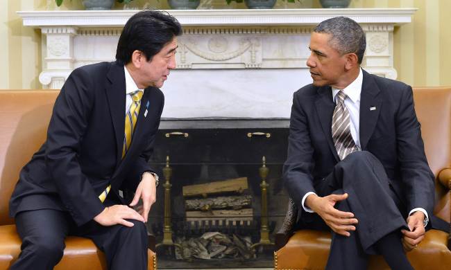 U.S. President Barack Obama (right) and Japan’s Prime Minister Shinzo Abe in Washington on Friday.
AFP-Yonhap News