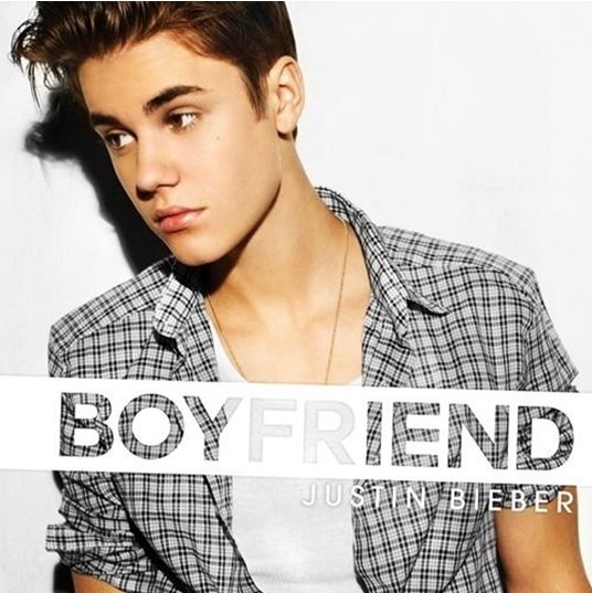 저스틴 비버 (Justin Bieber/가수)
팝스타 저스틴 비버(18)가 열애설에 휩싸였다. 1세 연하의 가수지망생이다.
지난 21일(현지시간) 영국 연예 매체 데일리메일은 “저스틴 비버가 17세의 가수 지망생 엘라 페이지 로버츠 클락과 열애 중”이라고 보도했다.