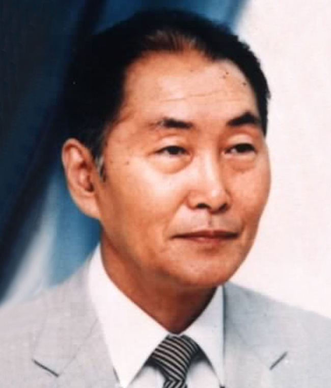 한국미술계 거장 박노수 화백 별세 (서울=연합뉴스) 한국 미술계 거장으로 꼽히는 남정(藍丁) 박노수 화백이 25일 오후 1시20분 연세대 세브란스 병원에서 노환으로 별세했다. 향년 86세. 2013.2.25 << 연합뉴스DB >> photo@yna.co.kr (끝)
Park Noh-soo