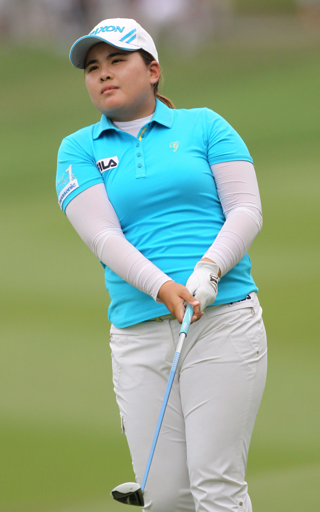 박인배(골퍼)
Park In-bee   AP-Yonhap News
South Korean golfer Park In-bee climbed to No. 3 in the world after an improbable victory last weekend.
Park moved up a spot to trade places with Stacy Lewis of the U.S. at No. 3 in the latest women’s world rankings released Tuesday.