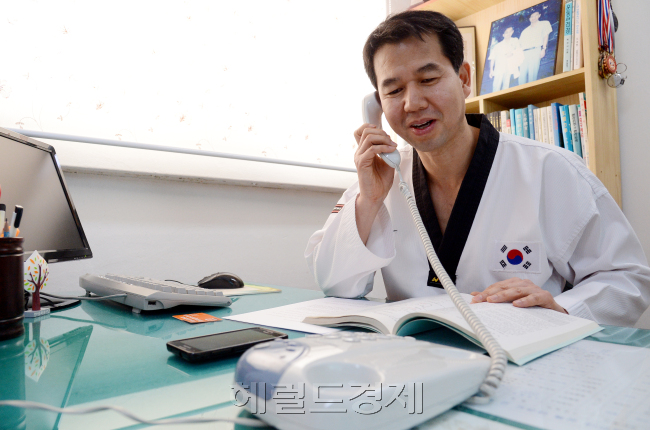 휴먼다큐  신병근 용인대 상록태권도장 관장 인터뷰./안훈기자 rosedale@ 2013.02.15
휴먼다큐  신병근 용인대 상록태권도장 관장 인터뷰./안훈기자 rosedale@ 2013.02.15