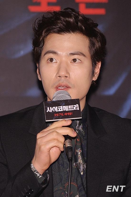 김강우(배우)
배우 김강우가 SBS ‘힐링캠프-기쁘지 아니한가’(이하 힐링캠프) 출연 이후 남성 팬들에게 미움을 샀던 사실을 전했다.
김강우는 2월 26일 오후 서울 성동구 행당동 CGV왕십리에서 진행된 영화 ‘사이코메트리’(감독 권호영) 언론시사회에 참석했다.