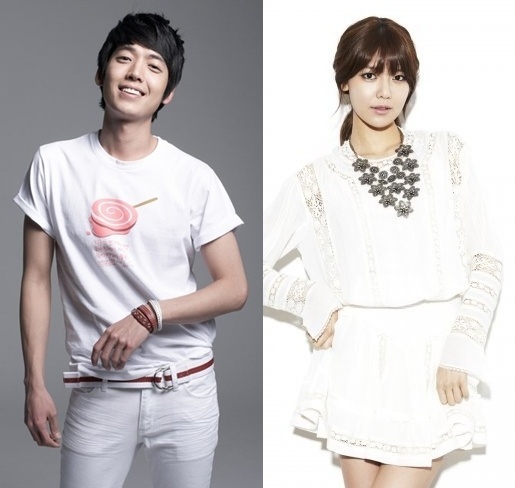 정경호(좌측/배우),수영(최수영/가수)
배우 정경호와 걸그룹 소녀시대 수영이 열애설에 휩싸였다. 27일 오전 한 매체는 정경호와 수영이 올 초부터 연인 사이로 발전했다고 보도했다. 이에따라 현역 걸그... 인간미 넘치는 정경호에게 호감을 갖게 됐다고 이 매체는 보도했다.