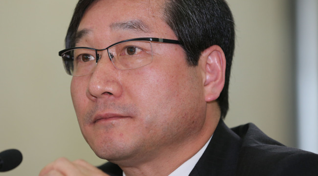 유정복(국회의원/새누리당)
The National Assembly grilled President Park Geun-hye’s nominees to head three government ministries Wednesday, centering on their ethical standards and past misdeeds.