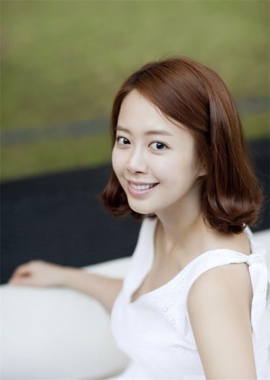 신지수(배우)
배우 신지수가 영화 ‘썬더맨’으로 스크린에 도전장을 내밀었다. 신지수가 출연하는 감성 휴먼코미디드라마 ‘썬더맨’(감독 김봉한, 제작 ㈜필마픽쳐스)은 SF 히어로물이 가미된 가족... 좌충우돌하며 ‘썬더맨’을 직접 제작하는 모습을 재기 발랄하게 다룬 작품이다.