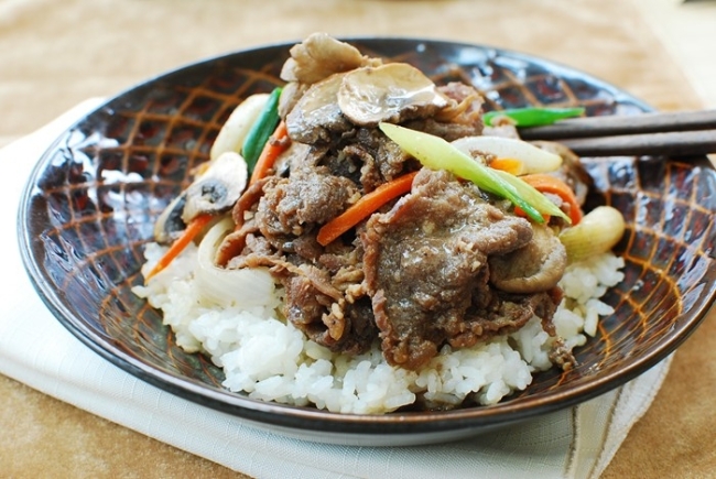 Bulgogi deopbap (bulgogi rice bowl ) Korean Bapsang