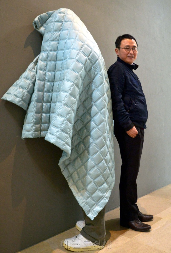 김홍석 작가<br />김명섭 기자 msiron@heraldm.com
김홍석 작가
김명섭 기자 msiron@heraldm.com