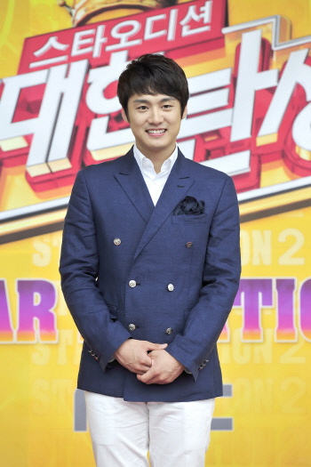 오상진(전아나운서)
MBC를 퇴사한 오상진 전 아나운서가 영화 ‘7번방의 선물’ 배우 류승룡과 한솥밥을 먹는다.