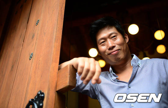 유해진(영화배우)
배우 유해진이 KBS2 예능프로그램 ‘해피선데이-1박 2일’(이하 ‘박2일’)의 새로운 멤버로 합류, 예능 도전에 나선다.