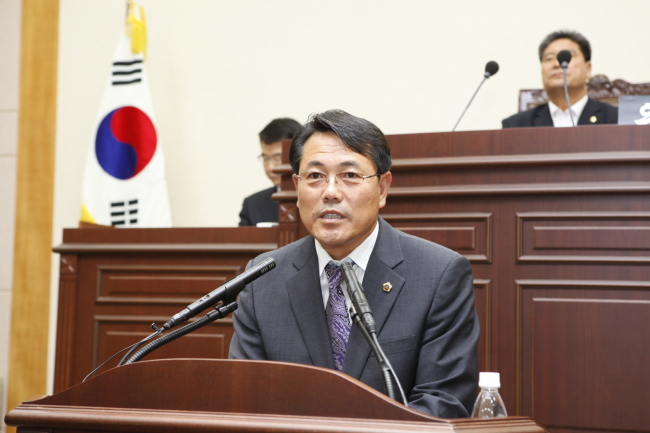 전찬걸(광역의원)
경북도의회 전찬걸 문화환경위원장(울진)이 ‘경상북도 문화관광해설사 운영 및 지원에 관한 조례안’을 발의했다.