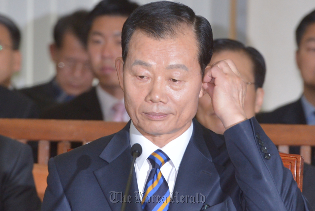 Defense Minister-designate Kim Byung-kwan attends his parliamentary confirmation hearing on Friday.   Park Hyun-koo/The Korea Herald