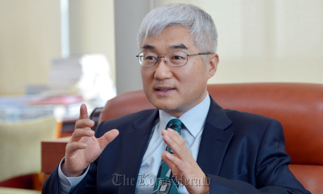 Ma Young-sam, Korea’s ambassador for public diplomacy and performance evaluation, speaks during an interview with The Korea Herald.   Kim Myung-sub/The Korea Herald