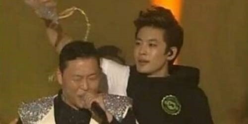 싸이(좌측부터/박재상/가수/음악PD),세븐(최동욱/가수)
가수 세븐이 국제가수 싸이에게 사과의 글을 올려 네티즌에게 웃음을 전했다.