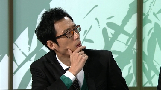 이윤석(MC/개그맨)
이윤석은 오는 14일 방송되는 JTBC ‘썰전’ 녹화에서 종합편성채널이 지난 1년 간 걸어온 행보를 분석했다.