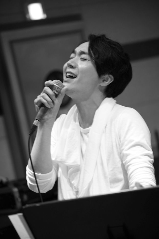 조성모(가수)
가수 조성모가 8년 만에 창원에서 콘서트를 펼친다.