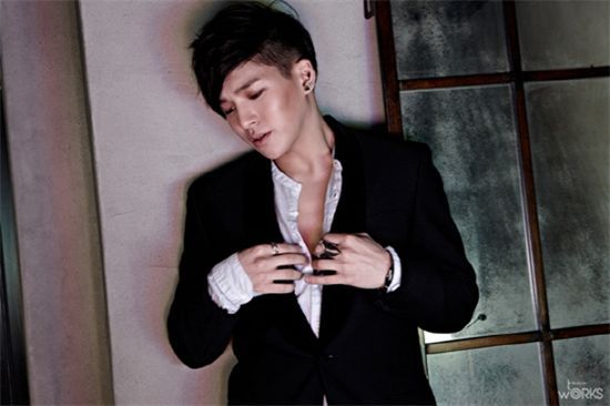 다니엘(최다니엘/가수/DMTN)
대마초 알선ㆍ소개 혐의로 검찰 조사를 받은 그룹 DMTN의 멤버 최다니엘이 1년여간 진행해오던 아리랑TV ‘팝스 인 서울’에서 하차한다.