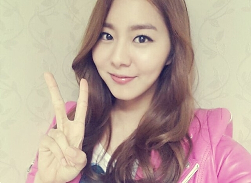 유이(가수/탤런트/애프터스쿨)
애프터스쿨 유이가 완벽한 브이라인을 뽐내는 셀카를 공개했다.