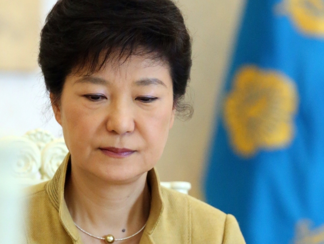 박근혜(대통령)
박근혜 대통령은 13일 13개 부처의 차관과 국무 조정실 차장 2명 등 20명의 차관인사를 단행했다.