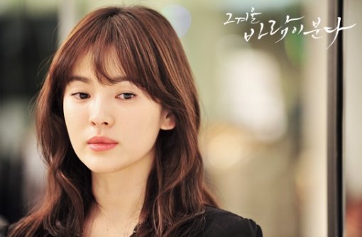 송혜교(탤런트/영화배우)
배우 송혜교가 컴퓨터그래픽(CG) 설까지 돌고 있는 피부 관리 비법에 대해 귀띔했다.