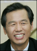 최문순(광역단체장/정당인)
강원도(도지사 최문순·사진)와 농협강원지역본부는 강원도 농산물의 판로 확대를 위한 유통업체 초청 농산물 상품 설명회를 14일 오후 홍천 대명비발디파크에서 개최했다고 밝혔다.