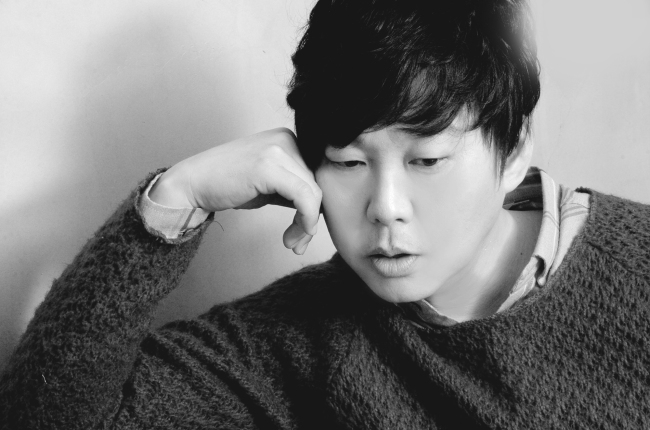변진섭(가수)
지난해 MBC ‘일밤-나는 가수다2(이하 ‘나가수’)’에 출연해 건재함을 알린 ‘발라드의 전설’ 가수 변진섭(47)이 신곡 ‘사랑니’로 돌아왔다.